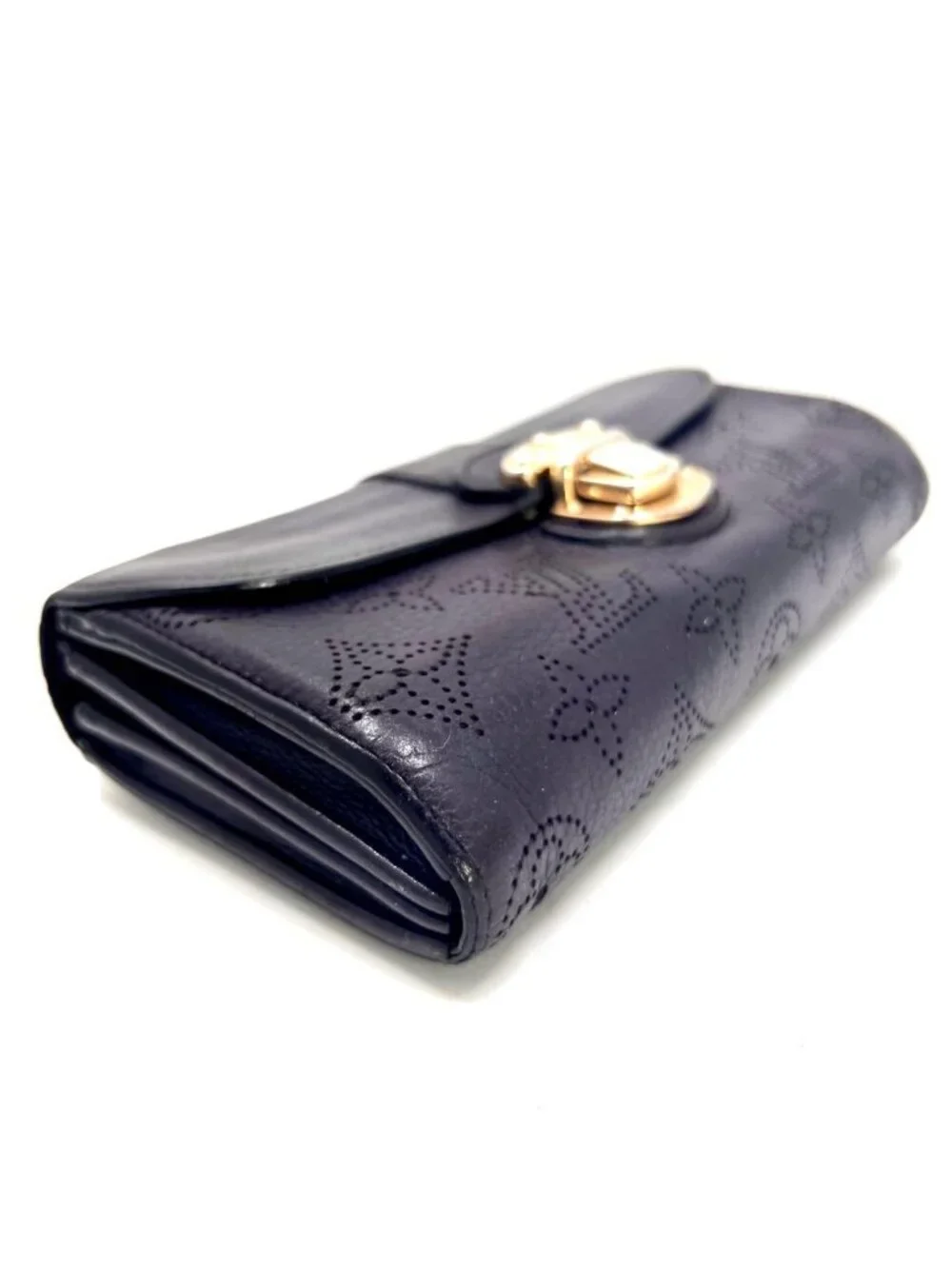 Louis Vuitton color dark